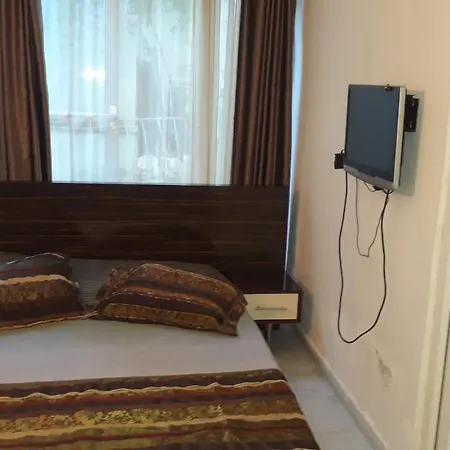 Homestay Lara Camlik *