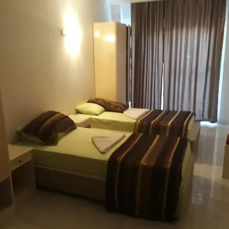 Homestay Lara Camlik